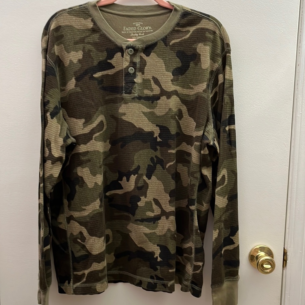 🏕️FADED GLORY Men’s Henely Camo *EUC*